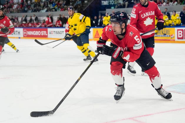FRIBOURG, SWITZERLAND MAY 15 Denton Mateychuk of Canada in action during the 2026 IIHF Ice Hockey World Championship Switzerland game between Canada and Sweden at BCF Arena on May 15, 2026 in Fribourg, Fribourg Fribourg BCF Arena Fribourg Switzerland Copyright: xJustPictures.ch JarixPestelaccix jp-en-EuSpIm-JP6_JAR_Canada_Sweden_15May2026_00139