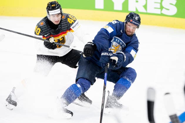 LKS 20260515 Germany s Alexander Ehl (L) and Finland s Aleksander Barkov during the 2026 IIHF Ice hockey, Eishockey World Championships preliminary round group A match between Finland and Germany in Zurich, Switzerland on May 15, 2026. - RONI REKOMAA Zürich Switzerland mUZvxKY3RvU  Copyright: xRonixRekomaax mUZvxKY3RvU