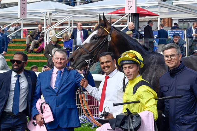 15 05 2026, York, North Yorkshire, GBR Rahiebb with Ray Dawson, trainer Roger Varian right and connection after winning the Yorkshire Cup York racecourse horse, jockey, Rahiebb, Dawson, victory, trainer, owner, Varian 260515C995YORK JPG