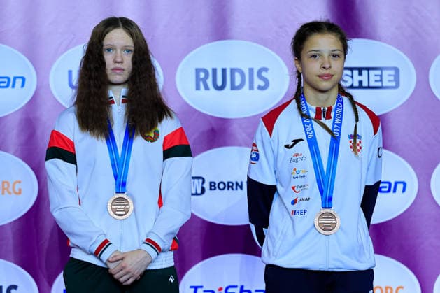 U17 Wrestling European Championships Podium 46kg WW Bronze Darya Nahornaya BLR , Lara Blazekovic CRO Samokov Arena Samokov Bulgaria Copyright: xKostadinxAndonov xUnitedxWorldxWrestlingx Kostadin Andonov United World Wrestling