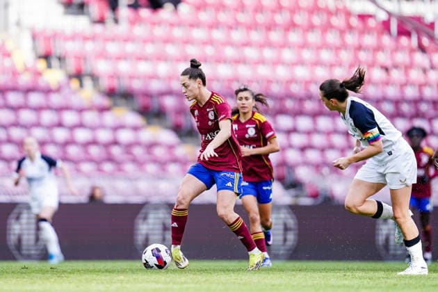 Switzerland AXA Womens Super League 2025 26, Servette FC Chenois Feminin vs FC Zurich Stade de Geneve, Carouge Lumbardha Misini of Servette goes forward Copyright: xDanielaxPorcellix