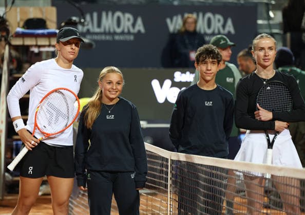 May 15, 2026, Rome, Lazio, Italy: IGA SWIATEK of Poland and ELINA SVITOLINA of Ukraine before the match in the semifinals of tennis tournament WTA, Tennis Damen 1000 Internazionali BNL DÃ¢â‚¬â ¢Italia, Rome, Italy. Svitolina won 6:4, 2:6, 6:2. Tennis 2026, WTA Italian Open: Elina Svitolina 6:4, 2:6, 6:2 Iga Swiatek  - ZUMAc278 20260515_zsp_c278_029 Copyright: xMarcinxCholewinskix