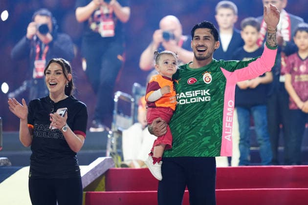 Galatasaray celebrate Super Lig championship ISTANBUL, TURKIYE - MAY 15: Galatasaray football player Ugurcan Cakir joins the celebrations as the players and coaching staff celebrate winning the 2025-2026 Turkish Super Lig championship with a ceremony held at Rams Park Stadium in Istanbul, Turkiye on May 15, 2026. Hakan Akgun Anadolu Istanbul Turkey. Editorial use only. Please get in touch for any other usage.  Copyright: x2026xAnadoluxHakanxAkgunx