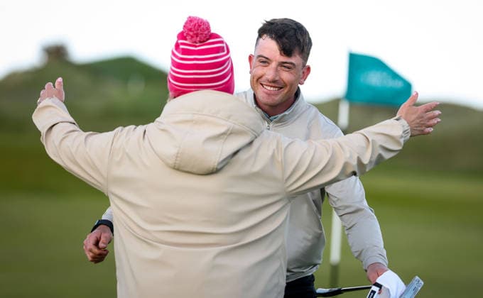 REPRO FREE *PRESS RELEASE NO REPRODUCTION FEE* EDITORIAL USE ONLY North of Ireland Men s Amateur Open, Royal Portrush Golf Club, Portrush 15 5 2026 Dylan Keating celebrates with his mum after winning Dylan Keating celebrates with his mum after winning 15 5 2026  Copyright: x INPHO NickxElliottx AC010347