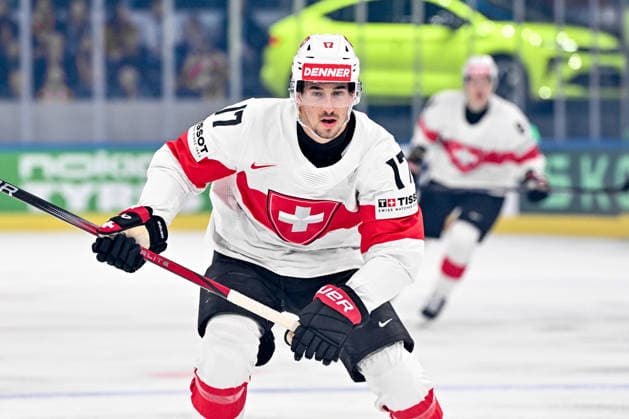 ZURICH, SWITZERLAND MAY 15 Ken Jager of Switzerland in action during the 2026 IIHF Ice Hockey World Championship Switzerland game between USA and Switzerland at Swiss Life Arena on May 15, 2026 in Zurich, Zurich Zurich Swiss Life Arena Zurich Switzerland Copyright: xJustPictures.ch AndreaxBrancax jp-en-EuSpIm-JP7_ANB_US_Sui_15052026_9141