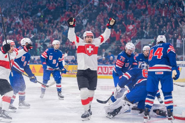 15 05 2026, Zurich, Swiss Life Arena, Ice Hockey World Championships USA Switzerland, Goal celebration to 1 0 44 Pius Suter Switzerland Zurich Swiss Life Arena Zurich Switzerland Copyright: xJustPictures.ch StefanxEmchx jp-de-StEm-DSC0021920260515