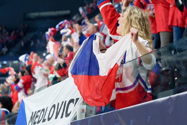 Fribourg, Switzerland - May 15 : Fans of Czechia celebrates during the 2026 IIHF Ice hockey, Eishockey World Championship, WM, Weltmeisterschaft match between Czechia and Denmark at Fribourg BCF Arena on May 15 , 2026 in Fribourg, Switzerland. Copyright: xGiuseppexVelletrix Sportspressphoto_SPR147162