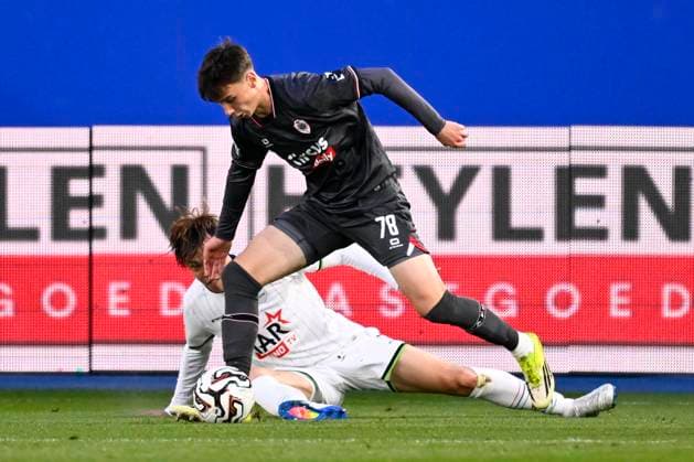OH Leuven v Royal Antwerp FC - Jupiler Pro League Europe Play-Off LEUVEN, BELGIUM - MAY 15 : Dierkckx Xander midfielder of Royal Antwerp FC during the Jupiler Pro League Europe Play-Off match between OH Leuven and Royal Antwerp FC on May 15, 2026 in Leuven, Belgium, 15 05 2026 Leuven Belgium  Copyright: xTomasxSiskx