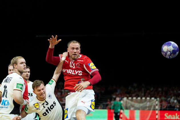 Men s Handball Denmark Germany Germany s Timo Kastening and Denmark s Simon Bogetoft Pytlick The Danish handball men face Germany in a test match in Copenhagen on Friday, May 15, 2026 Photo Claus Bech Ritzau Scanpix , Copenhagen Denmark  Copyright: fotograf@clausbech.dk ClausxBechx spdk20260515-211612-L