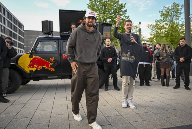 Red Bull athlete Arda Saatci welcomed in Berlin BERLIN, GERMANY - MAY 15: Red Bull athlete Arda Saatci, who completed an approximately 600-kilometer ultramarathon attempt from Death Valley National Park in California to Santa Monica Pier in 123 hours, 21 minutes, and 10 seconds, welcomed in Berlin, Germany on May 15, 2026. Thousands of people welcomed Saatci at Brandenburg Airport and showed their love for the successful athlete. Halil Sagirkaya Anadolu Berlin Germany. Editorial use only. Please get in touch for any other usage.  Copyright: x2026xAnadoluxHalilxSagirkayax
