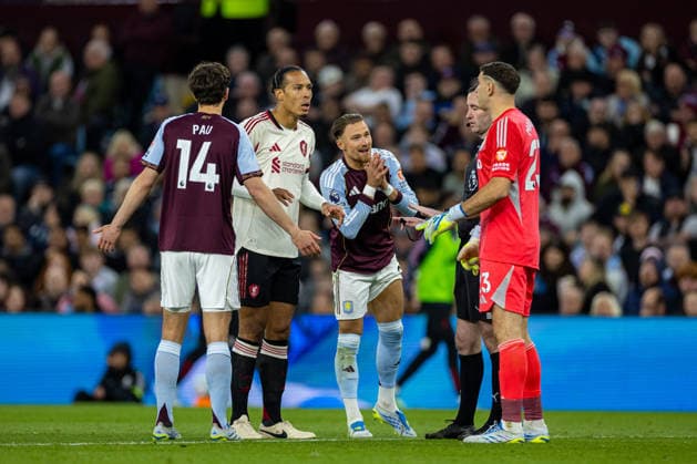 Football - FA Premier League - Aston Villa FC v Liverpool FC BIRMINGHAM, ENGLAND - Friday, May 15, 2026: Liverpool s captain Virgil van Dijk and Aston Villa s Pau Torres (L), Matty Cash and Emiliano Martinez (R) speak to referee Chris Kavanagh during the VAR check for offside during the FA Premier League match between Aston Villa FC and Liverpool FC at Villa Park. (Photo by David Rawcliffe Propaganda) BIRMINGHAM Villa Park WEST MIDLANDS ENGLAND  Copyright: xDavidxRawcliffex P2026-05-15-Aston Villa_Liverpool-61