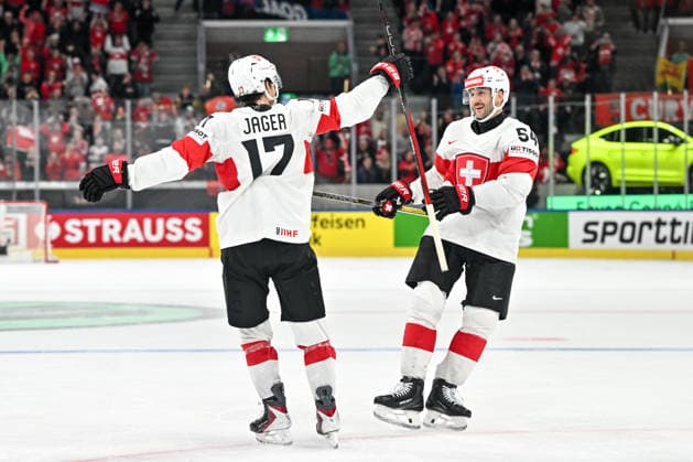 ZURICH, SWITZERLAND MAY 15 Ken Jager of Switzerland L celebrates his goal with Christian Marti of Switzerland R during the 2026 IIHF Ice Hockey World Championship Switzerland game between USA and Switzerland at Swiss Life Arena on May 15, 2026 in Zurich, Zurich Zurich Swiss Life Arena Zurich Switzerland Copyright: xJustPictures.ch AndreaxBrancax jp-en-EuSpIm-JP7_ANB_US_Sui_15052026_0450