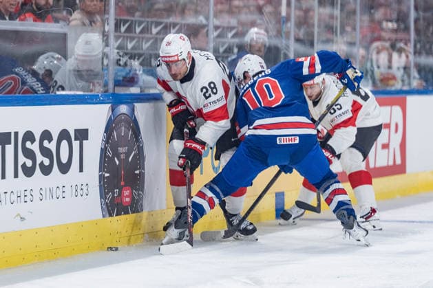 15 05 2026, Zurich, Swiss Life Arena, Ice Hockey World Championships USA Switzerland, 28 Timo Meier Switzerland , 10 James Hagens United States Zurich Swiss Life Arena Zurich Switzerland Copyright: xJustPictures.ch StefanxEmchx jp-de-StEm-DSC0163120260515