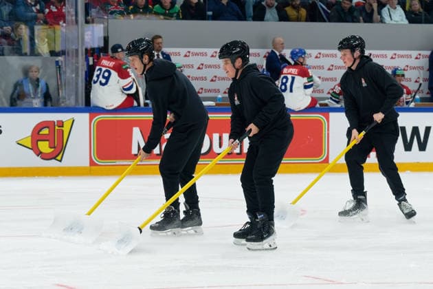 Fribourg, Switzerland - May 15 : Ice cleaner are seen during the 2026 IIHF Ice hockey, Eishockey World Championship, WM, Weltmeisterschaft match between Czechia and Denmark at Fribourg BCF Arena on May 15 , 2026 in Fribourg, Switzerland. Copyright: xGiuseppexVelletrix Sportspressphoto_SPR147274