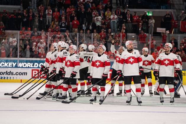 ZURICH, ZURICH - MAY 15: Switzerland players celebrate after the victory following the 2026 IIHF World Championship, WM, Weltmeisterschaft Group A match between Switzerland and USA at Swiss Life Arena on May 15, 2026 in Zurich, Zurich, Switzerland. Copyright: xLivioxBaeriswylx xSPPx Sportspressphoto_SPR147355