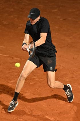 IPA84732568 - Jannik Sinner of Italy against Daniil Medvedev during the Internazionali BNL d Italia Day Eleven at Foro Italico on May 15, 2026 in Rome, Italy.  Copyright: xDomenicoxCippitelli IPAxSportx xx 84732568
