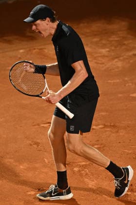 IPA84732573 - Jannik Sinner of Italy against Daniil Medvedev during the Internazionali BNL d Italia Day Eleven at Foro Italico on May 15, 2026 in Rome, Italy.  Copyright: xDomenicoxCippitelli IPAxSportx xx 84732573