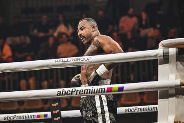 Mateus Munhoz competes at the boxing event Night of the Heavyweights on May 15, 2026 in the SAP Arena Mannheim The boxer presents himself concentrated in the ring with black gloves and boxer shorts, in the background the enthusiastic audience Ringside, 15 05 2026, Mannheim, SAP Arena Copyright: xspeedshotx