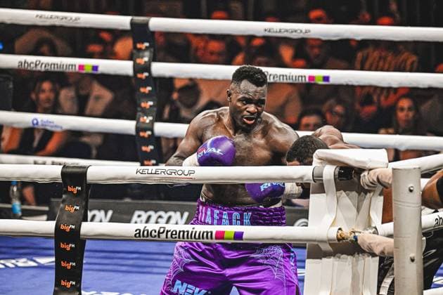 Nelvie Tiafack throws a powerful punch in the boxing ring at the SAP Arena Ringside, 15 05 2026, Mannheim, SAP Arena Copyright: xspeedshotx