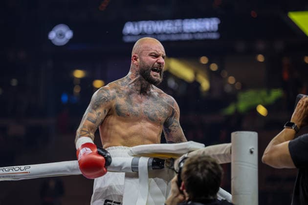 Joy at Edmon Avagyan after his victory Edmon RInglife Avagyan vs Patrick Fiala at the Ringside Series 2026 Night of Heavyweights on 15 05 26 in SAP Arena, Mannheim xamx Photo Alfio Marino Copyright: