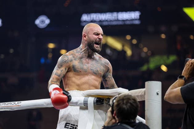 Joy at Edmon Avagyan after his victory Edmon RInglife Avagyan vs Patrick Fiala at the Ringside Series 2026 Night of Heavyweights on 15 05 26 in SAP Arena, Mannheim xamx Photo Alfio Marino Copyright: