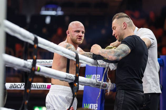 Joy at Edmon Avagyan after his victory Edmon RInglife Avagyan vs Patrick Fiala at the Ringside Series 2026 Night of Heavyweights on 15 05 26 in SAP Arena, Mannheim xamx Photo Alfio Marino Copyright: