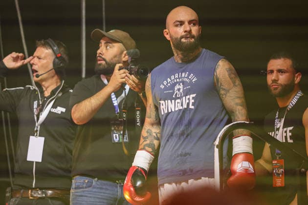 Edmon Ringlife running in Edmon RInglife Avagyan vs Patrick Fiala at the Ringside Series 2026 Night of Heavyweights on 15 05 26 at SAP Arena, Mannheim xamx Photo Alfio Marino Copyright: