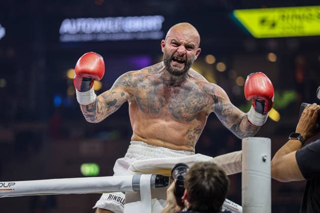 Joy at Edmon Avagyan after his victory Edmon RInglife Avagyan vs Patrick Fiala at the Ringside Series 2026 Night of Heavyweights on 15 05 26 in SAP Arena, Mannheim xamx Photo Alfio Marino Copyright: