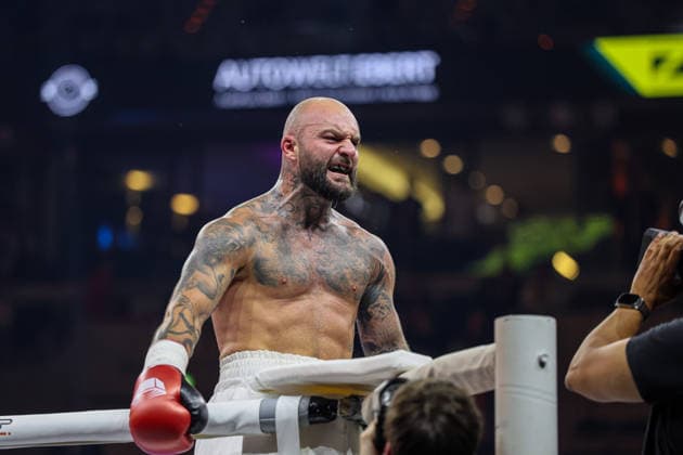 Joy at Edmon Avagyan after his victory Edmon RInglife Avagyan vs Patrick Fiala at the Ringside Series 2026 Night of Heavyweights on 15 05 26 in SAP Arena, Mannheim xamx Photo Alfio Marino Copyright: