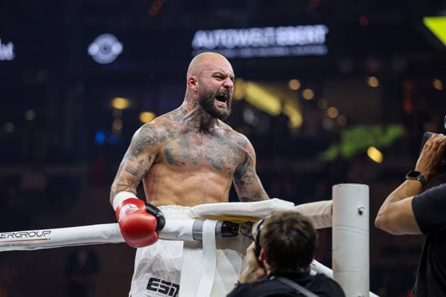 Joy at Edmon Avagyan after his victory Edmon RInglife Avagyan vs Patrick Fiala at the Ringside Series 2026 Night of Heavyweights on 15 05 26 in SAP Arena, Mannheim xamx Photo Alfio Marino Copyright: