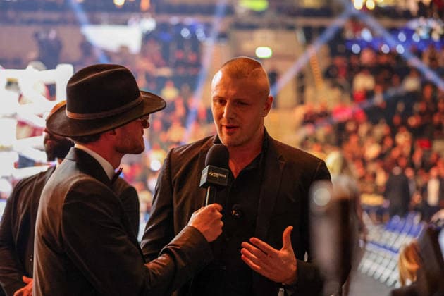 Michael Smolik in conversation at the Ringside Series 2026 Night of Heavyweights on 15 05 26 in SAP Arena, Mannheim xamx Photo Alfio Marino Copyright: