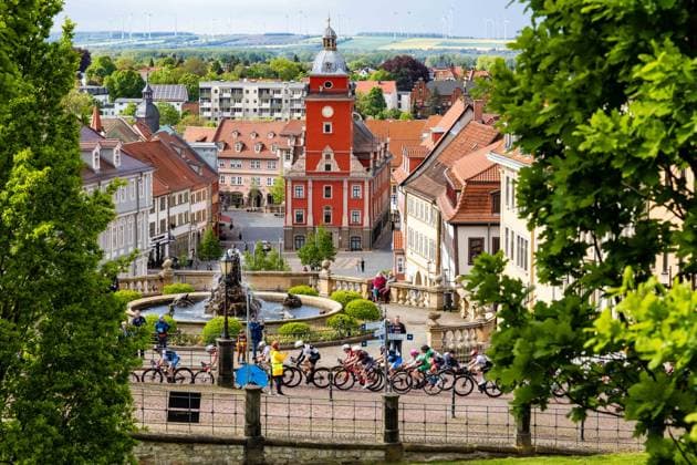 15 05 2026, GER, road bike, men women juniors, season 2025, 26 TMP Jugentour Kleine Friedensfahrt, 1 stage circuit race Residenzstadt Gotha On 3 competition days from 15 05 17 05 2026, almost 350 athletes from 7 countries competed in the categories Everyman, Beginner, U15m, U17w and U17m at the start of the 25th edition of the TMP Jugentour Kleine Friedensfahrt 2025 In addition to the individual time trial, there are 3 other stages to be completed in the Gotha district, organized by RSC Waltershausen Gotha e V Stage 1 was a circuit in Gotha, with the U15m having to complete 16.8km, the U17w 25.2km and the U17m 31.5km 99867 Gotha Schloss Friedenstein Historisc Thüringen Germany