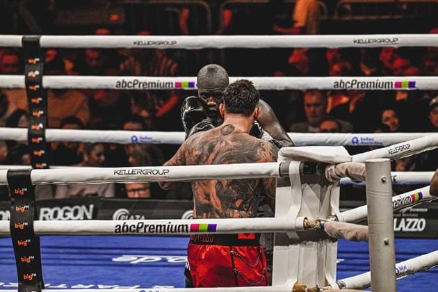 Peter Kadiru 129 VIP in an intense exchange of blows in the ring of the SAP Arena Ringside, 15 05 2026, Mannheim, SAP Arena Copyright: xspeedshotx