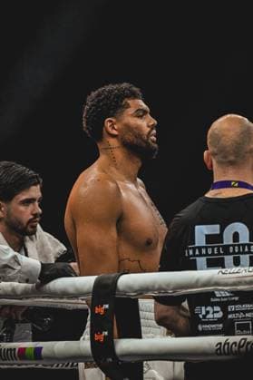 Emanuel Odiase 903 VIP concentrates before the fight at SAP Arena Ringside, 15 05 2026, Mannheim, SAP Arena Copyright: xspeedshotx