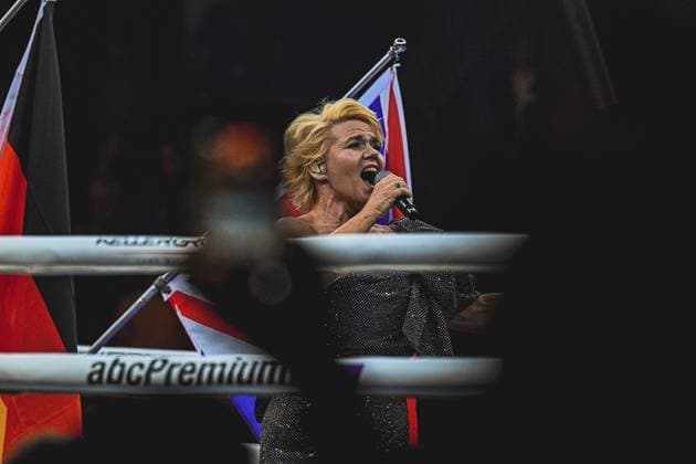 Singer at the opening of the Ringside Zone - Night of the Heavyweights in the SAP Arena Ringside, 15 05 2026, Mannheim, SAP Arena Copyright: xspeedshotx