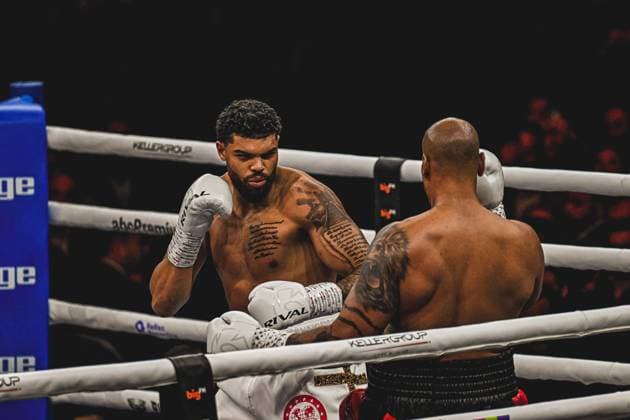 Emanuel Odiase and Nick Webb deliver an intense exchange of blows in the ring of the SAP Arena Mannheim at the event Ringside Zone Night of the Heavyweights on May 15, 2026 Both heavyweight boxers fight with concentrated looks and defensive movements Ringside, 15 05 2026, Mannheim, SAP Arena Copyright: xspeedshotx