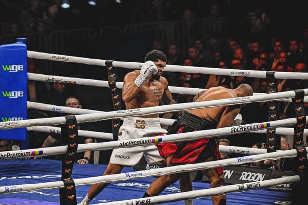 Emanuel Odiase 903 VIP throws a powerful punch against his opponent in the ring of the SAP Arena Ringside, 15 05 2026, Mannheim, SAP Arena Copyright: xspeedshotx