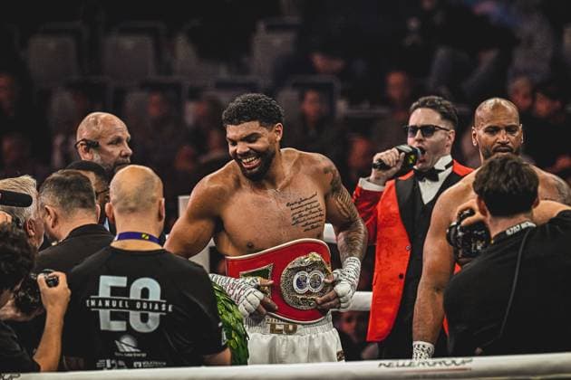 Emanuel Odiase proudly presents his belt after a successful fight in the SAP Arena Mannheim The professional boxer in the heavyweight division is visibly delighted with his victory at the Ringside Night of the Heavyweights on May 15, 2026 Ringside, 15 05 2026, Mannheim, SAP Arena Copyright: xspeedshotx