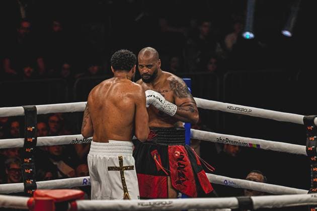 Intense heavyweight fight at the Ringside event Night of the Heavyweights on 15 05 2026 in the SAP Arena Mannheim Emanuel Odiase 903, VIP and Nick Webb deliver a tough exchange of blows in the boxing ring with full concentration and athleticism Ringside, 15 05 2026, Mannheim, SAP Arena Copyright: xspeedshotx