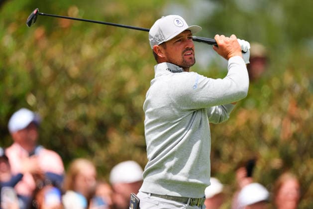 NEWTON SQUARE, PA - MAY 15: Bryson Dechambeau of the United States tees off at the tenth tee during Round 2 of the 2026 PGA, Golf Herren Championship on May 15, 2026 at Aronimink Golf Club in Newtown Square, Pennsylvania. (Photo by Rich Graessle Icon Sportswire) GOLF: MAY 15 PGA PGA Championship EDITORIAL USE ONLY Icon260515256412