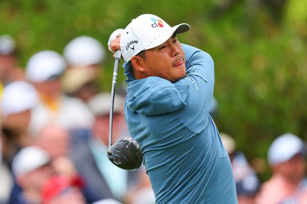 NEWTON SQUARE, PA - MAY 15: Si Woo Kim of the Republic of Korea tees off at the first tee during Round 2 of the 2026 PGA, Golf Herren Championship on May 15, 2026 at Aronimink Golf Club in Newtown Square, Pennsylvania. (Photo by Rich Graessle Icon Sportswire) GOLF: MAY 15 PGA PGA Championship EDITORIAL USE ONLY Icon260515257232