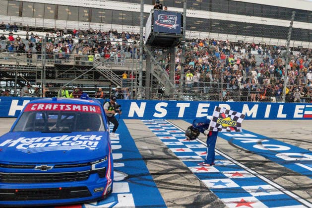DOVER, DE - MAY 15: Kyle Busch ( 7 Spire Motorsports HendrickCars.com Chevrolet) celebrates with the checkered flag after winning the NASCAR, Motorsport, USA CRAFTSMAN Truck Series ECOSAVE 200 on May 15, 2026, at Dover Motor Speedway in Dover, DE. (Photo by David Hahn Icon Sportswire) AUTO: MAY 15 NASCAR CRAFTSMAN Truck Series ECOSAVE 200 EDITORIAL USE ONLY Icon260515027