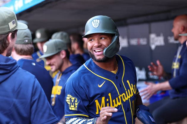 May 15th, 2026: Milwaukee Brewers left fielder Jackson Chourio (11) celebrates in the dugout after scoring on a RBI single hit by Milwaukee Brewers catcher William Contreras (24) in the first inning during a MLB, Baseball Herren, USA Baseball game between the Milwaukee Brewers and the Minnesota Twins at Target Field in Minneapolis, Minnesota. CSM Minneapolis USA - ZUMAc04_ 20260515_zma_c04_025 Copyright: xStevenxGarciax