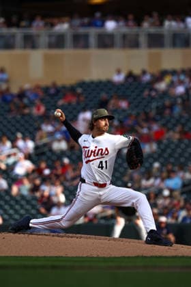 May 15th, 2026: Minnesota Twins starting pitcher Joe Ryan (41) pitches in the first inning during a MLB, Baseball Herren, USA Baseball game between the Milwaukee Brewers and the Minnesota Twins at Target Field in Minneapolis, Minnesota. CSM Minneapolis USA - ZUMAc04_ 20260515_zma_c04_024 Copyright: xStevenxGarciax