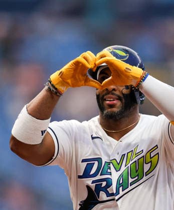 May 15, 2026, U.S.: Tampa Bay Rays designated hitter YANDY DoÂAZ (2) gestures while crossing home plate after hitting a home run during the first inning against the Miami Marlins. The Tampa Bay Rays hosted the Miami Marlins at Tropicana Field in St. Petersburg, FL. MLB, Baseball Herren, USA 2026: Miami Marlins At Tampa Bay Rays  - ZUMAm299 20260515_znp_m299_009 Copyright: xTaylorxMcFeex