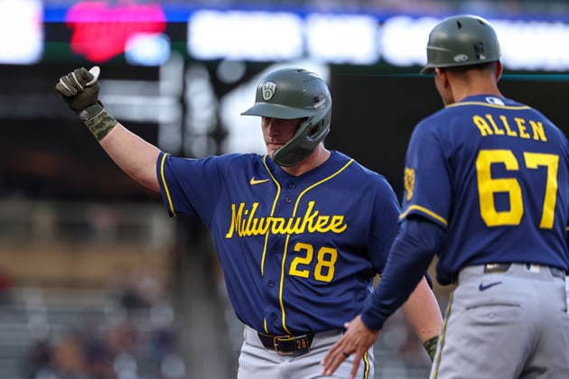 May 15th, 2026: Milwaukee Brewers first baseman Andrew Vaughn (28) celebrates a single in the seventh inning during a MLB, Baseball Herren, USA Baseball game between the Milwaukee Brewers and the Minnesota Twins at Target Field in Minneapolis, Minnesota. CSM Minneapolis USA - ZUMAc04_ 20260515_zma_c04_040 Copyright: xStevenxGarciax