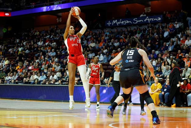 UNCASVILLE, CT - MAY 15: A ja Wilson 22 of the Las Vegas Aces shoots the ball during the WNBA, Basketball Damen, USA game between Las Vegas Aces and Connecticut Sun on May 15, 2026, at Mohegan Sun Arena in Uncasville, CT. (Photo by M. Anthony Nesmith Icon Sportswire) WNBA: MAY 15 Las Vegas Aces at Connecticut Sun EDITORIAL USE ONLY Icon26051541