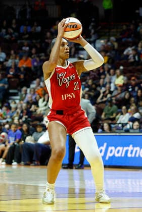 UNCASVILLE, CT - MAY 15: A ja Wilson 22 of the Las Vegas Aces shoots the ball during the WNBA, Basketball Damen, USA game between Las Vegas Aces and Connecticut Sun on May 15, 2026, at Mohegan Sun Arena in Uncasville, CT. (Photo by M. Anthony Nesmith Icon Sportswire) WNBA: MAY 15 Las Vegas Aces at Connecticut Sun EDITORIAL USE ONLY Icon26051542