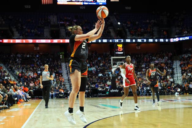 UNCASVILLE, CT - MAY 15: Hailey van Lith 2 of the Connecticut Sun shoots a three point shot during the WNBA, Basketball Damen, USA game between Las Vegas Aces and Connecticut Sun on May 15, 2026, at Mohegan Sun Arena in Uncasville, CT. (Photo by M. Anthony Nesmith Icon Sportswire) WNBA: MAY 15 Las Vegas Aces at Connecticut Sun EDITORIAL USE ONLY Icon26051544