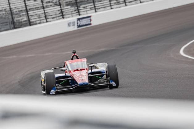 May 15, 2026, Speedway, Indiana, USA: STING RAY ROBB, driver of the No. 77 Chevrolet for Juncos Hollinger Racing, drives out of Turn 1 during Fast Friday of the 110th Indianapolis 500 at Indianapolis Motor Speedway. Speedway USA - ZUMAw173 20260515_zsp_w173_008 Copyright: xLukexWelshx